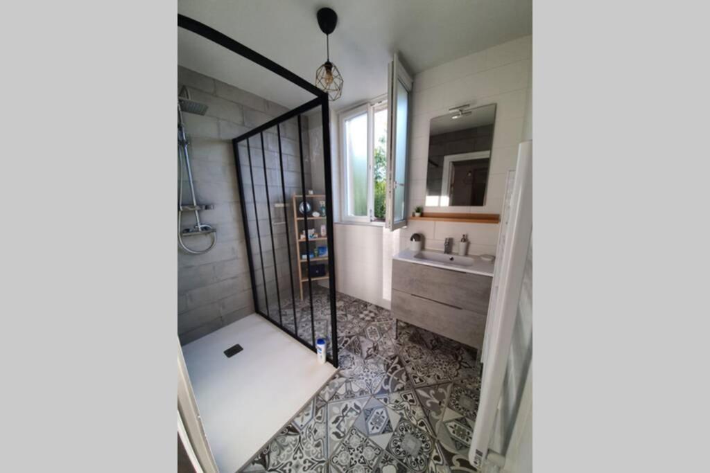 Appartement Spacieux, Wifi ,Cafe A Volonte Blaye-Les-Mines 외부 사진