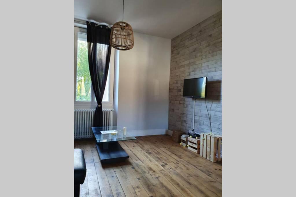 Appartement Spacieux, Wifi ,Cafe A Volonte Blaye-Les-Mines 외부 사진